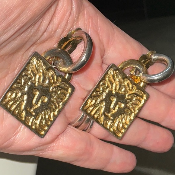 Removable Gold-Tone Lion Face Charms On Silver-Tone Small Clip Hoops - Picture 12 of 14